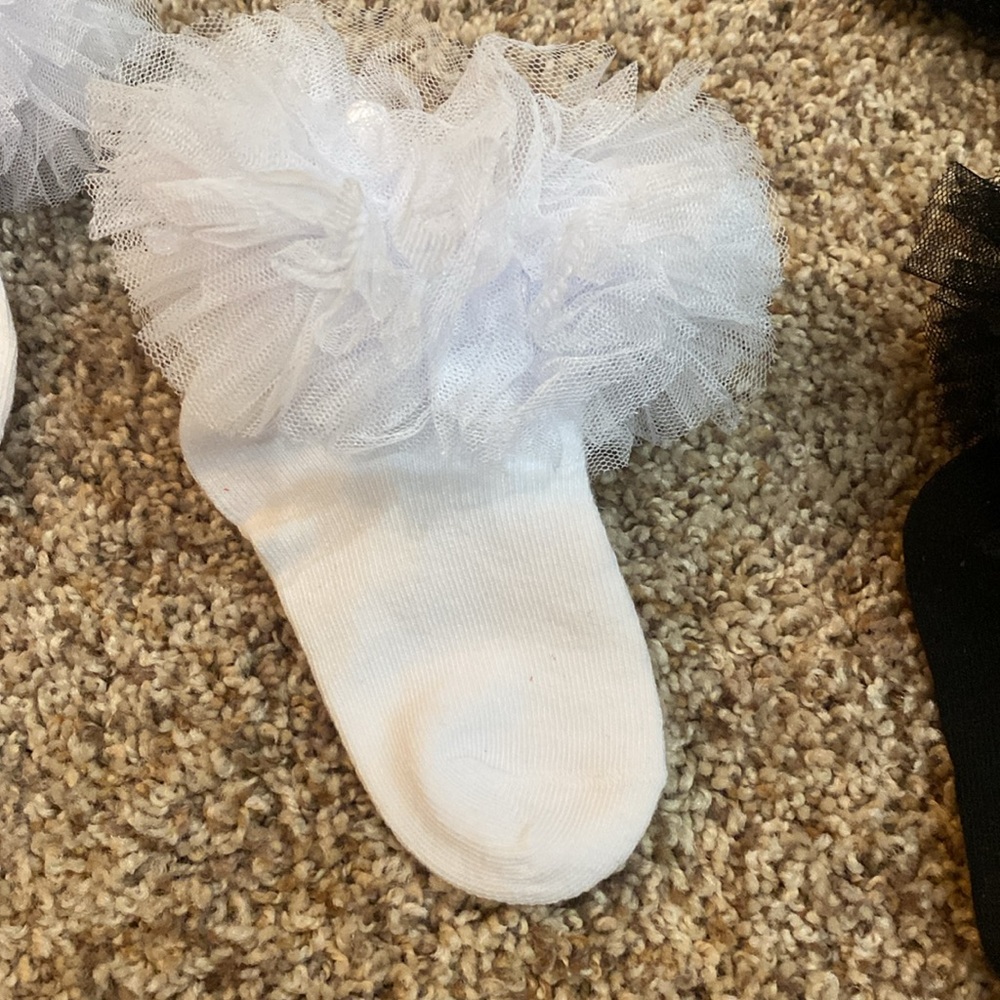 Tutu  skirt and 3 pair of you tutu socks set. - Picture 5 of 7